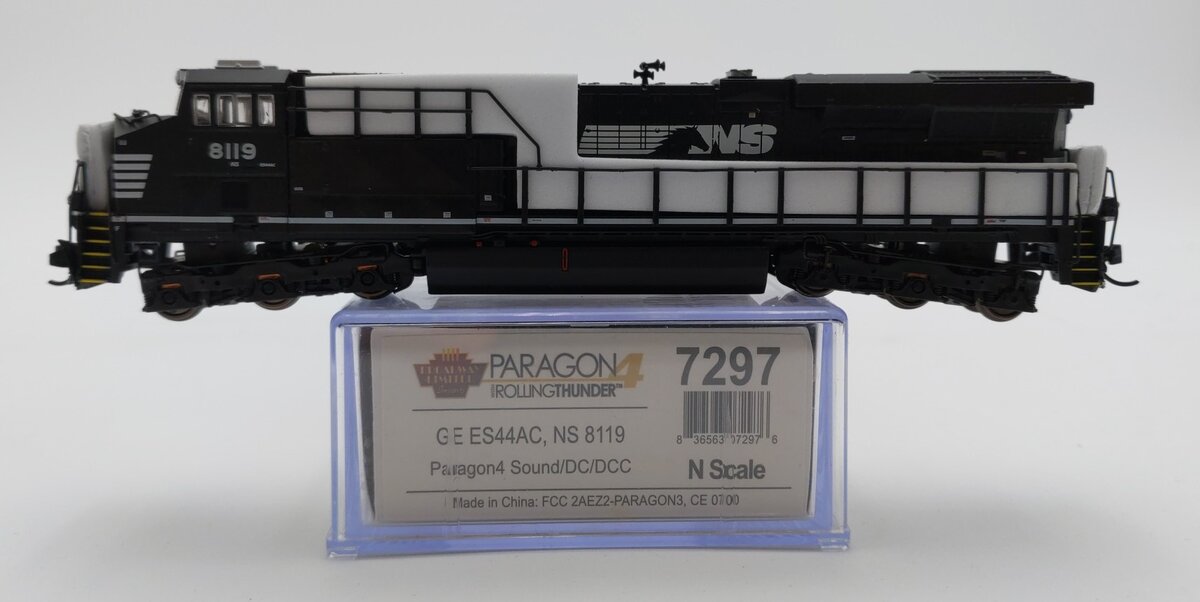 Broadway Limited 7297 N NS GE ES44AC Diesel Locomotive Sound/DC/DCC #8119 LN/Box