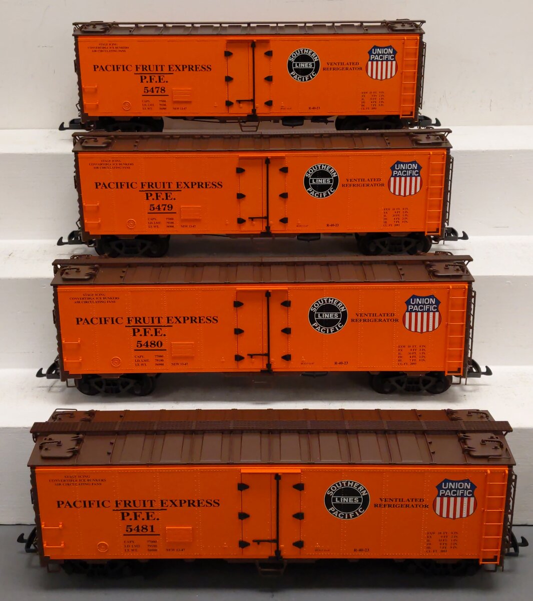 USA Trains R16506F G PFE SP & UP 40 ft. Refrigerator Cars Set #6 (4)