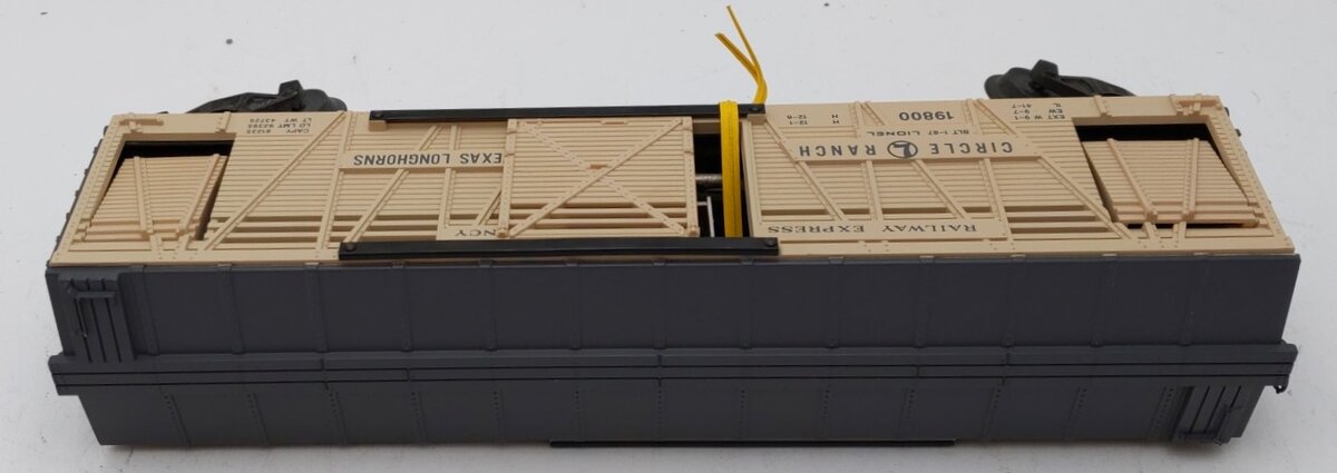 Lionel 6-19800 O Circle L Ranch Operating Cattle Car Set LN/Box