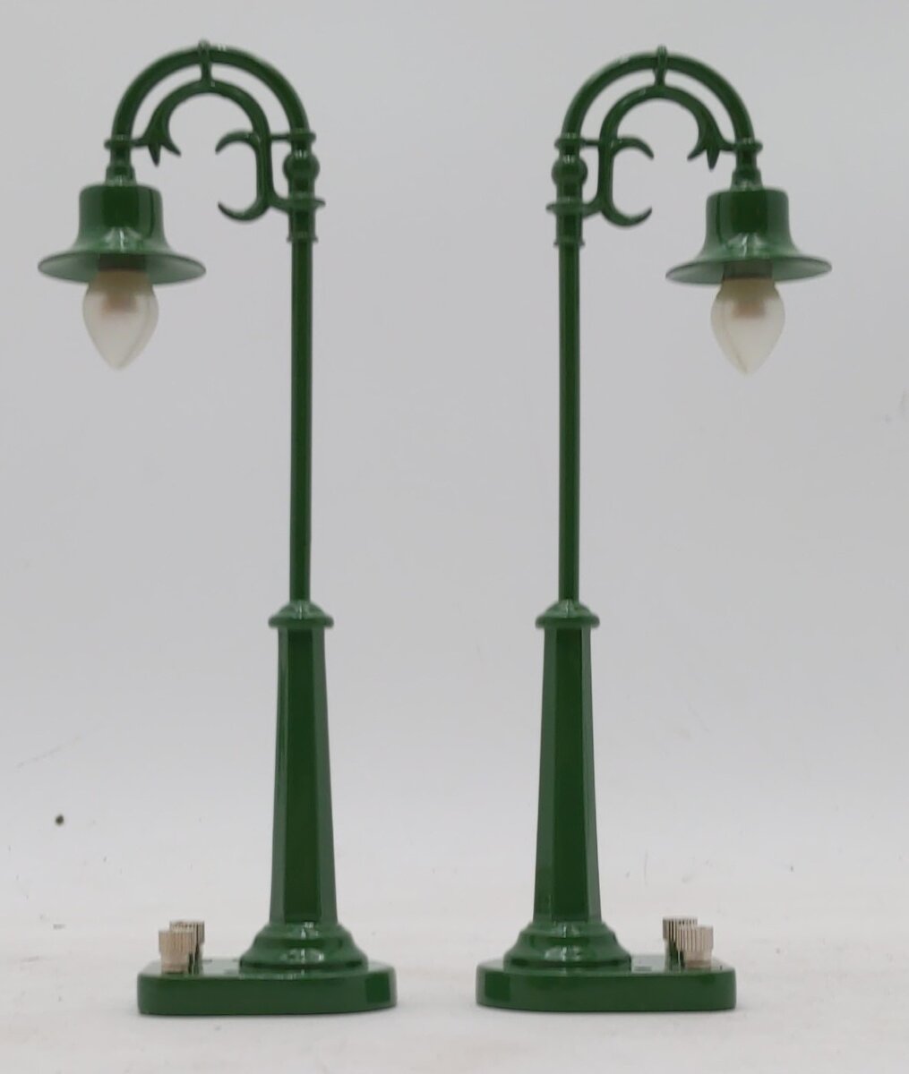 MTH 1056 #58 O Scale Cream Die-Cast Street Lamp Set LN/Box