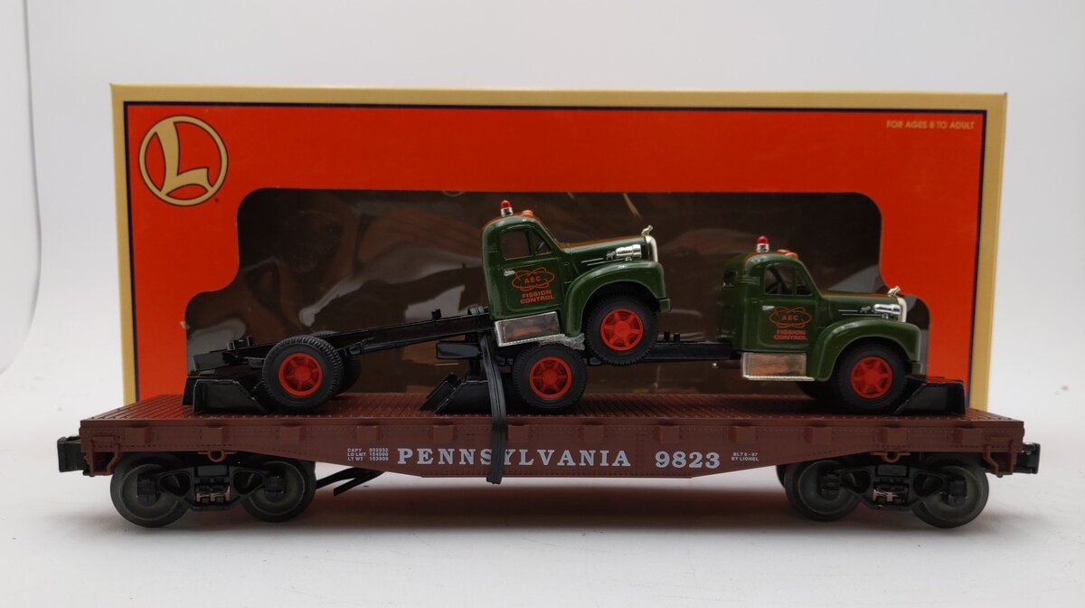 Lionel 6-17518 O Gauge Pennsylvania Flatcar with 2 Corgi Mack AEC Trucks #9823 LN/Box