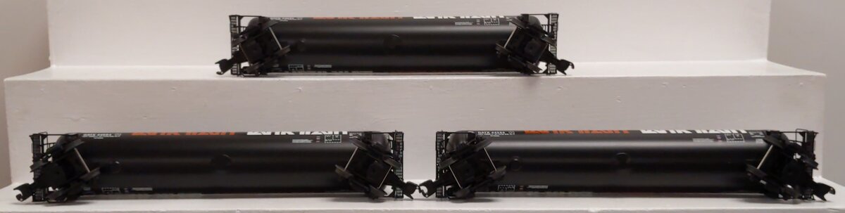 Lionel 6-17933 GATX Tank Train Intermediate (Set of 3) LN/Box
