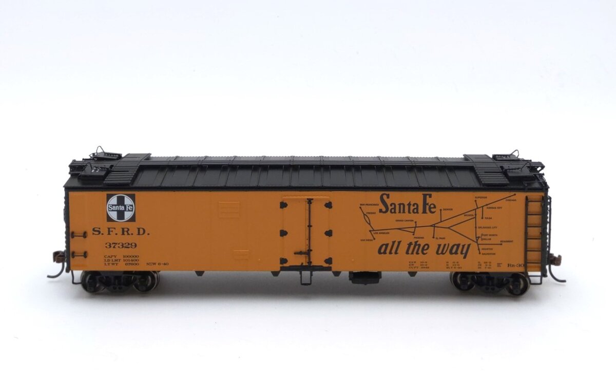 Athearn 97350 HO Santa Fe RTR 50' Ice Bunker Reefer #37329