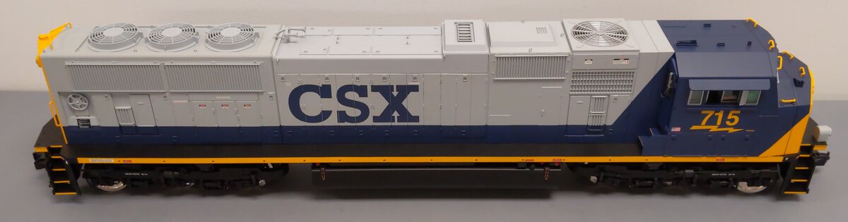 USA Trains R22607 G Gauge CSX SD70 MAC Blue/Gray Diesel Locomotive #715