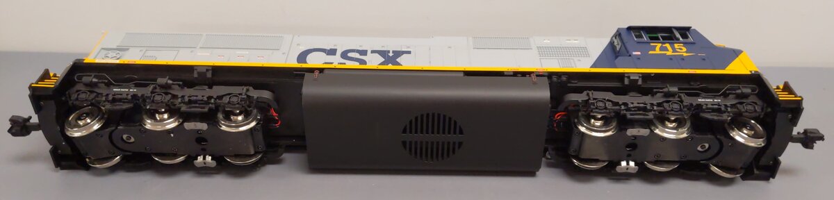 USA Trains R22607 G Gauge CSX SD70 MAC Blue/Gray Diesel Locomotive #715 EX/Box
