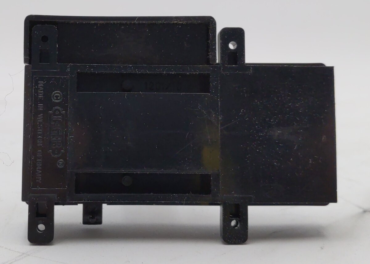 LGB 10560 G Electric Uncoupler (No Tracks)
