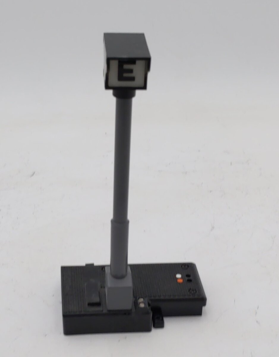 LGB 10560 G Electric Uncoupler (No Tracks)