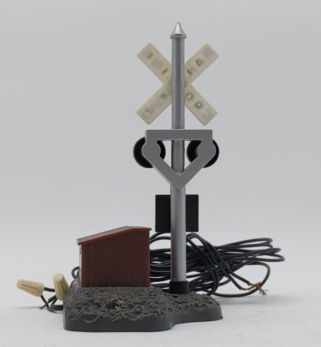 Life Like 1962 G Lighted Operating Crossing Signal