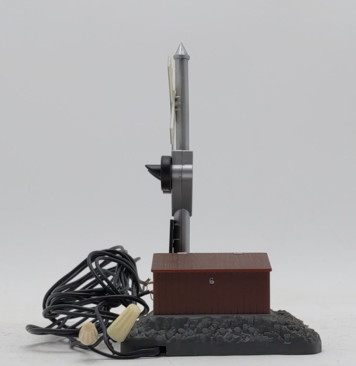 Life Like 1962 G Lighted Operating Crossing Signal