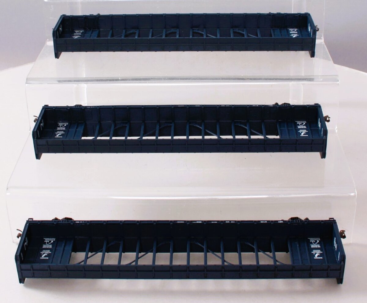 Walthers 932-34106 HO Plum Creek 72' Center Beam Bulkhead Flatcar (Pack of 3)