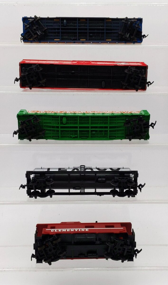 Tyco 315A/334-B/374-A/327-50/335-B HO Scale Assorted Freight Cars [5] EX/Box