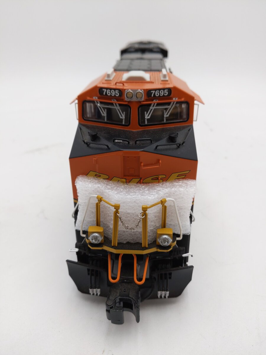 Lionel 6-82205 O BNSF 'Golden Swoosh' LEGACY ES44AC Diesel Locomotive #7695 EX/Box