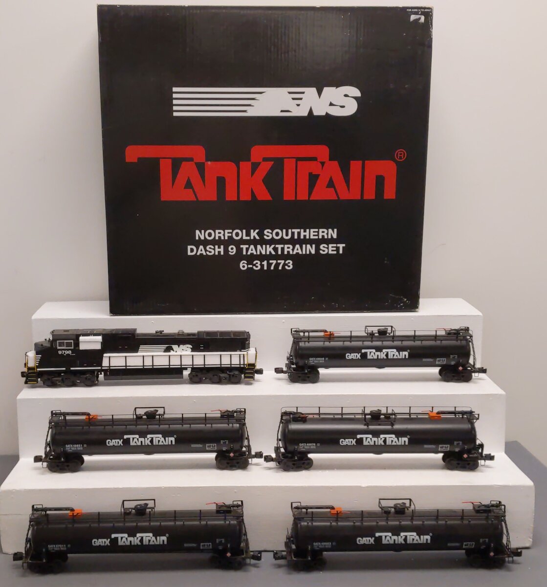Lionel 6-31773 O Gauge Norfolk Southern Dash 9 TankTrain Diesel Train Set