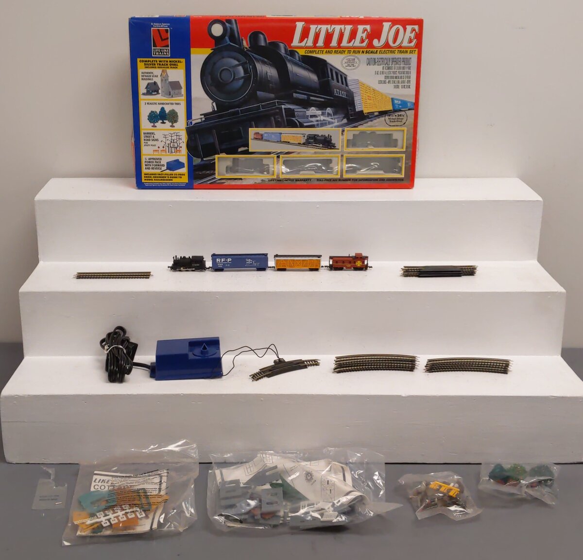 Life Like 7549  Santa Fe Little Joe N Gauge Electric Steam Train Set EX/Box