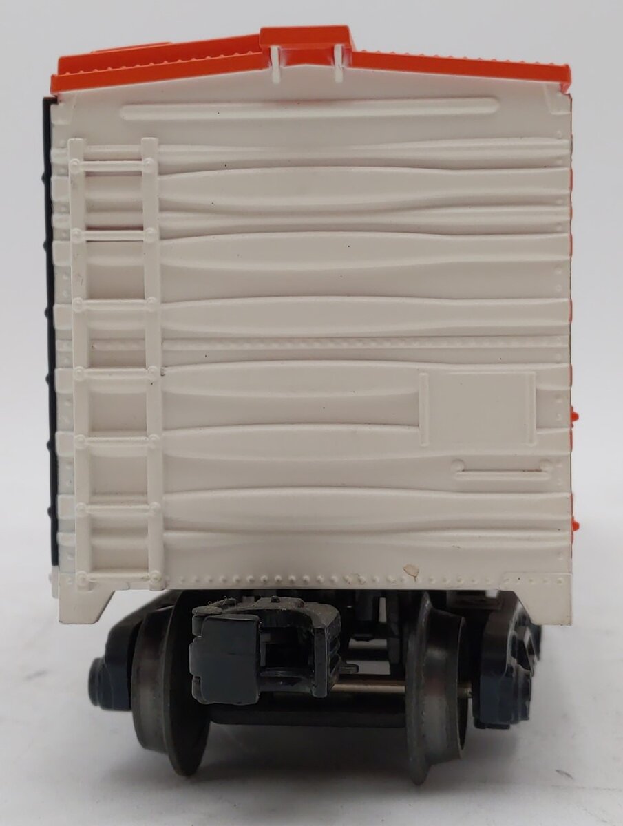 MTH 30-74319 O Gauge 40' Window Box Car w/Helmets (NFL - Chicago Bears) LN/Box