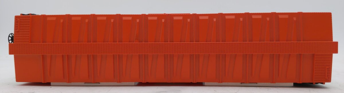 MTH 30-74319 O Gauge 40' Window Box Car w/Helmets (NFL - Chicago Bears) LN/Box