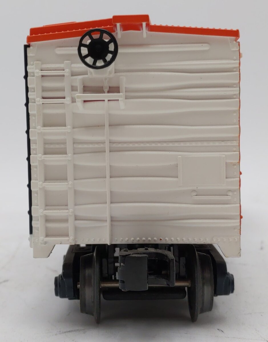 MTH 30-74319 O Gauge 40' Window Box Car w/Helmets (NFL - Chicago Bears) LN/Box