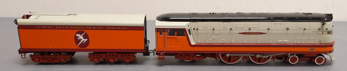 Lionel 6-38094 O Gauge Milwaukee Road Hiawatha 4-4-2 Steam Loco & Tender #3 EX/Box