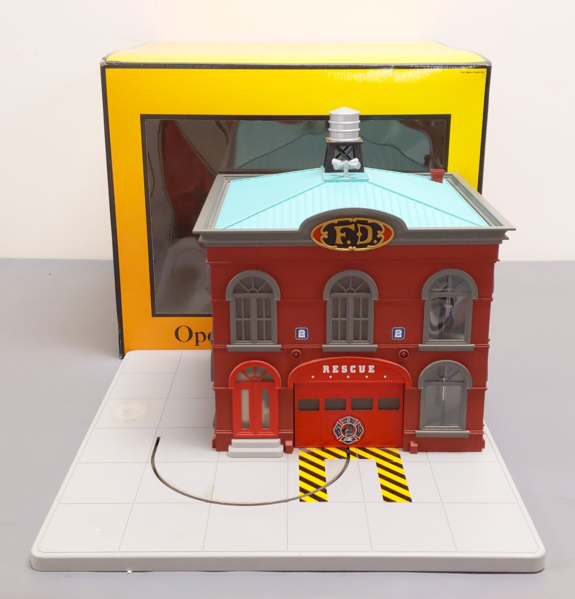 MTH 30-9136 O Gauge Operating Firehouse LN/Box