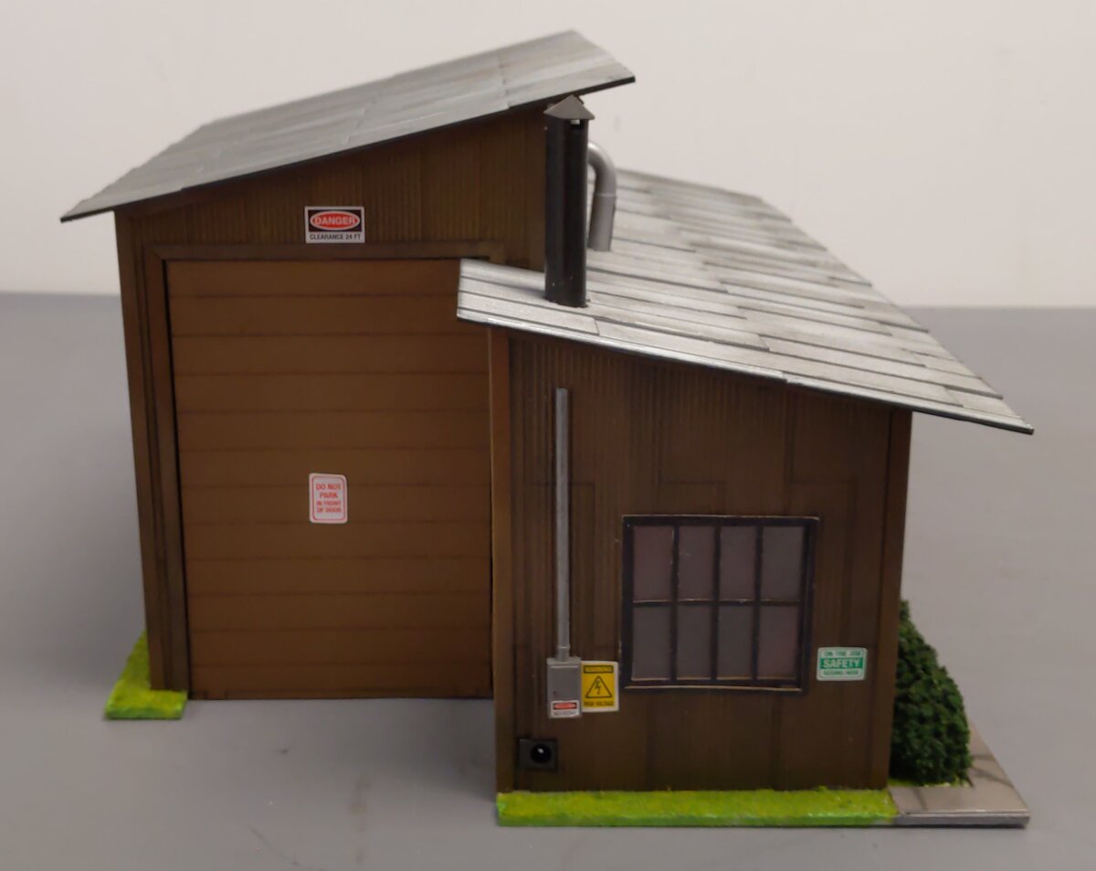 Menards 279-4452 O Gauge Trackside Multipurpose Building