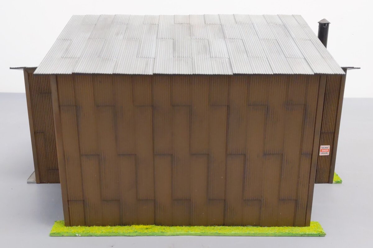 Menards 279-4452 O Gauge Trackside Multipurpose Building