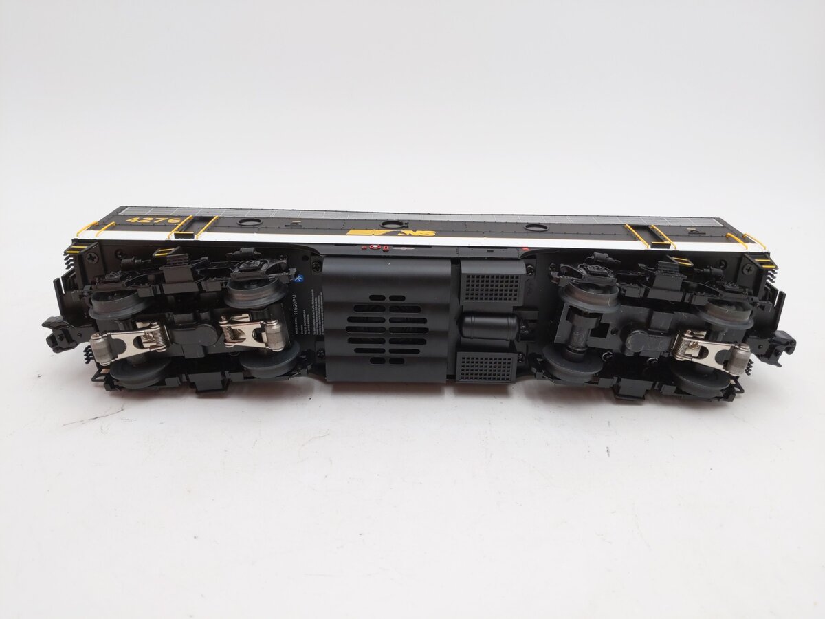 Lionel 2033289 O Norfolk Southern F7B Diesel Locomotive with Superbass #4276