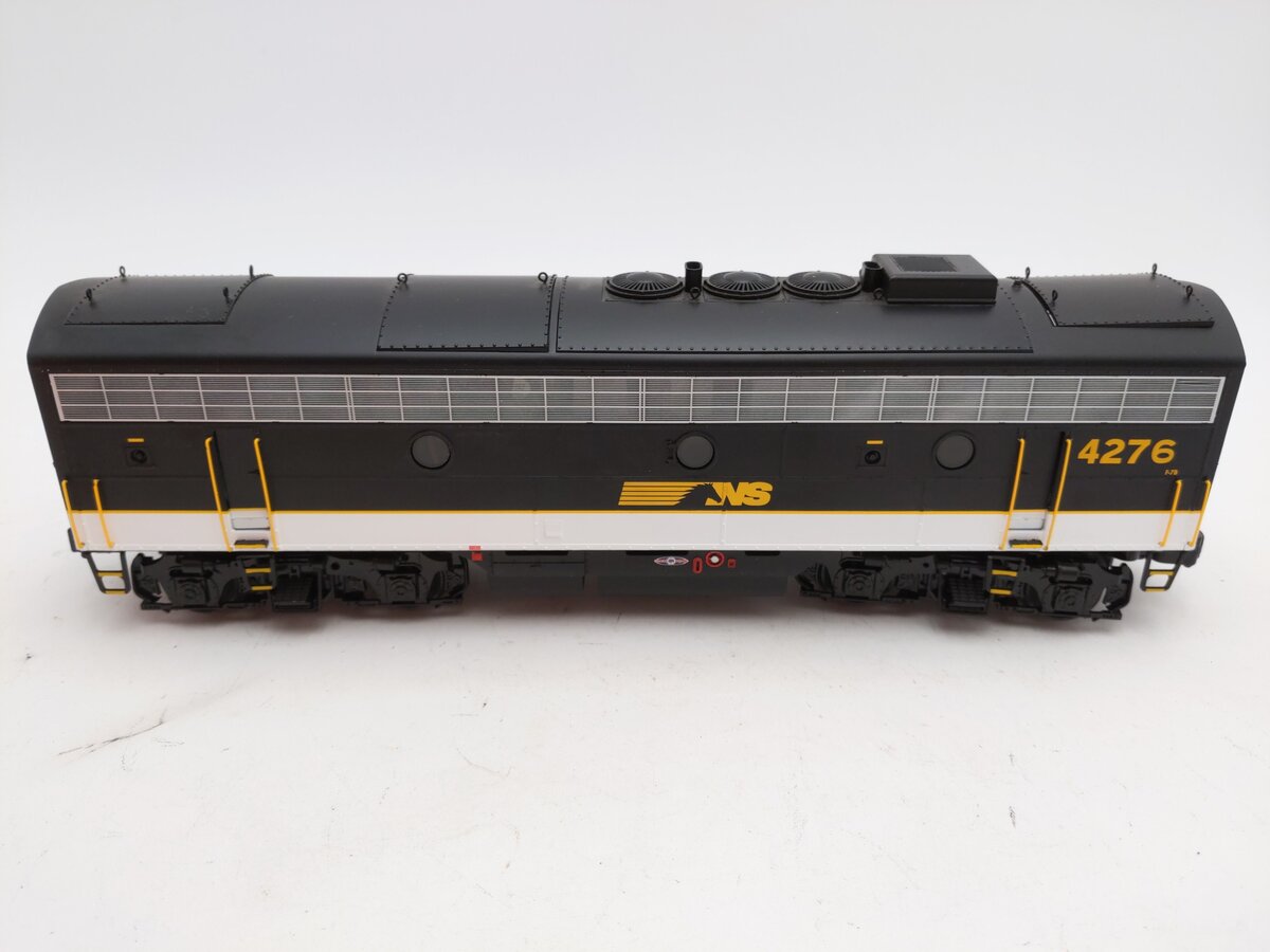 Lionel 2033289 O Norfolk Southern F7B Diesel Locomotive with Superbass #4276