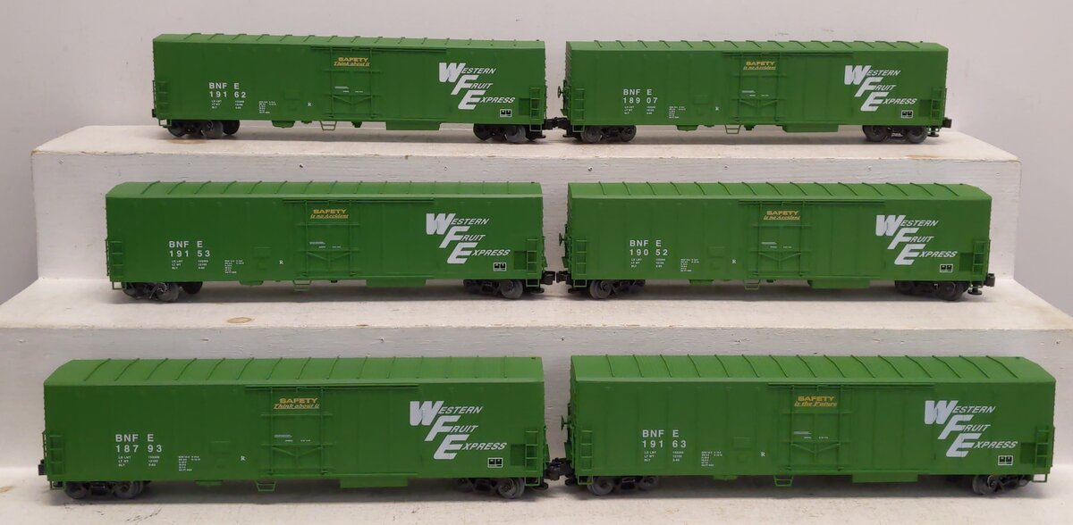Lionel 3-17200 O Burlington Northern Fruit Express 57' Mechanical Reefer (6)