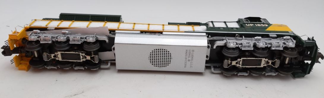Lionel 6-28373 O CNW UP Heritage Legacy SD70ACe Diesel Locomotive #1859