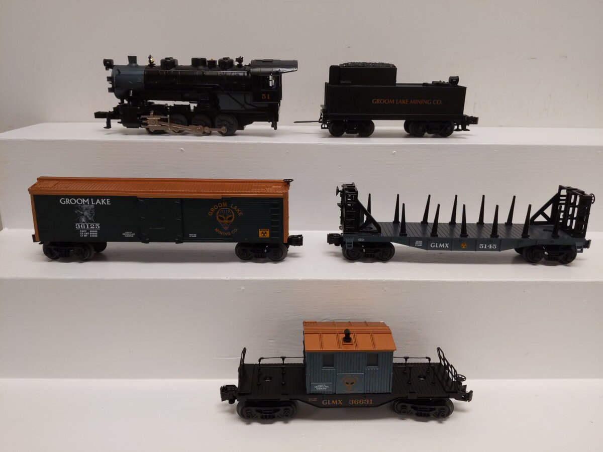 Lionel 6-30087 O Gauge Area 51 Alien Spaceship Recovery Steam Train Set EX