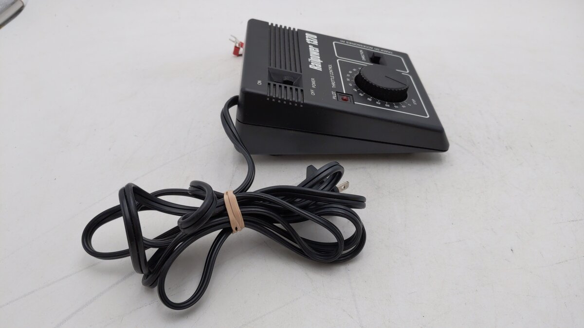MRC AA370 HO & N Model Train Railpower 1370 Power Pack Transformer EX/Box