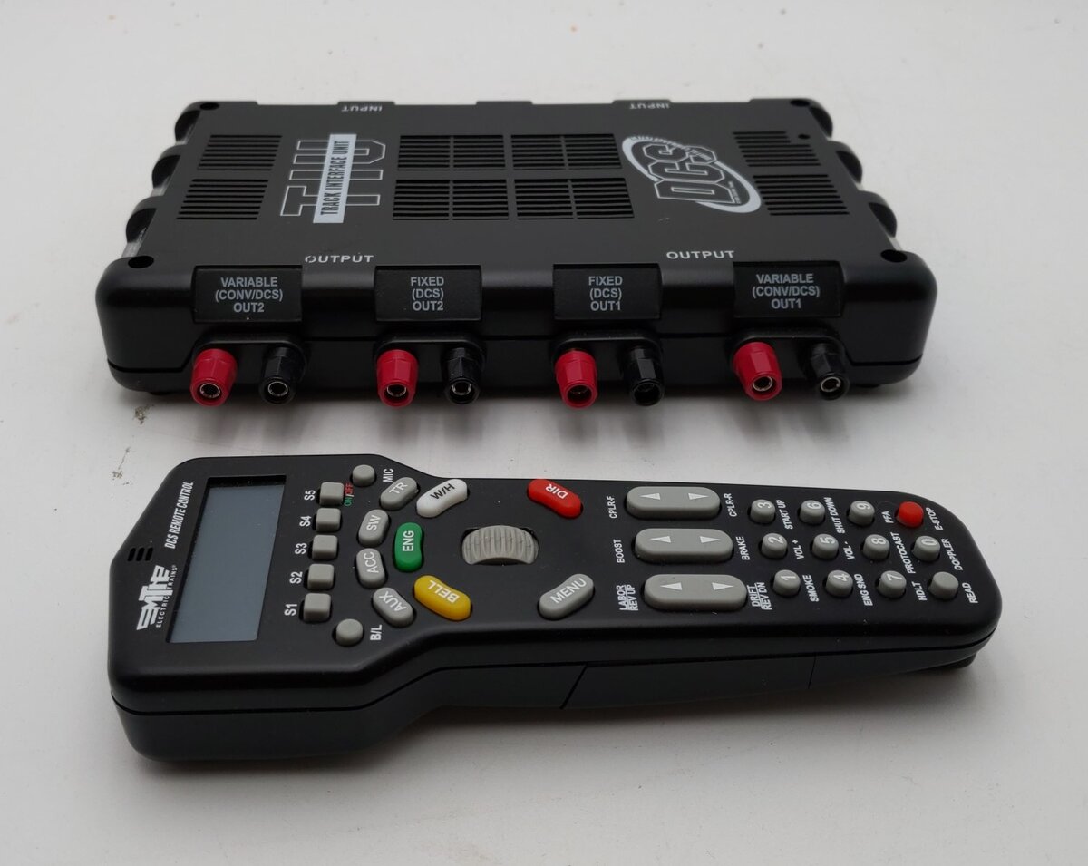 MTH 50-1001 DCS Track Interface Unit & Remote Control - USB Version (Rev. L)