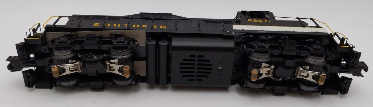 Lionel 6-82795 Southern GP9 Diesel Locomotive #6257