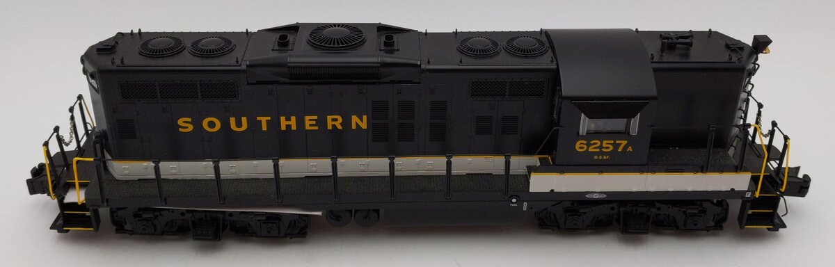 Lionel 6-82795 Southern GP9 Diesel Locomotive #6257