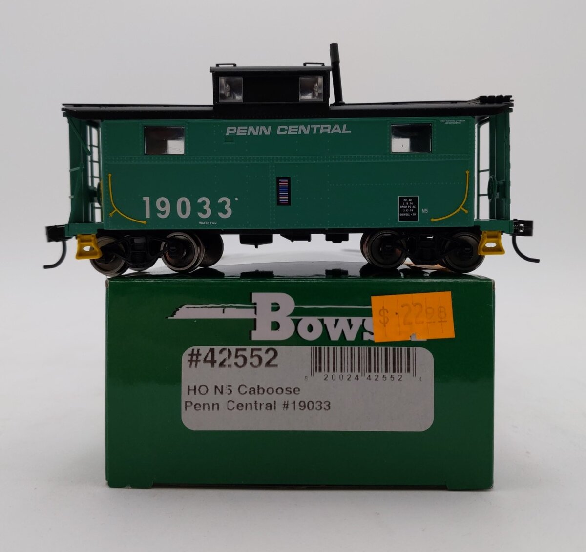 Bowser 42552 HO Penn Central N5 Caboose #19033