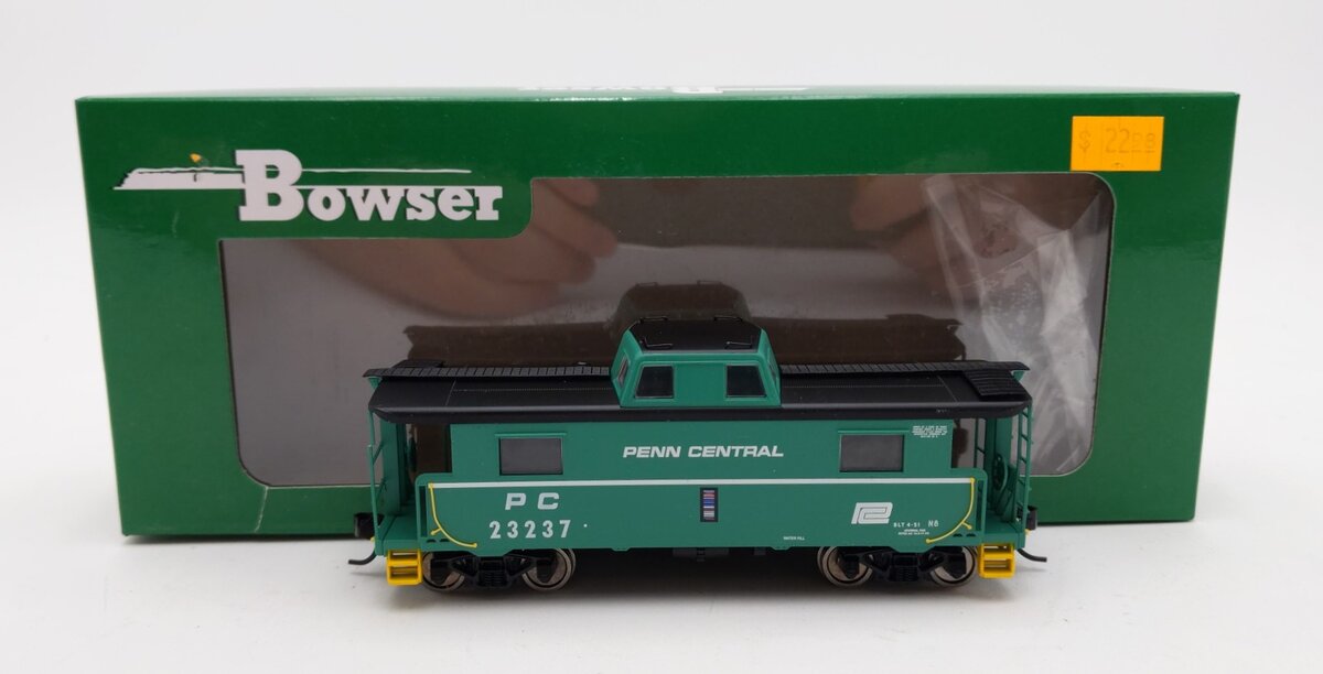 Bowser 42507 HO Penn Central N8 Caboose #23237