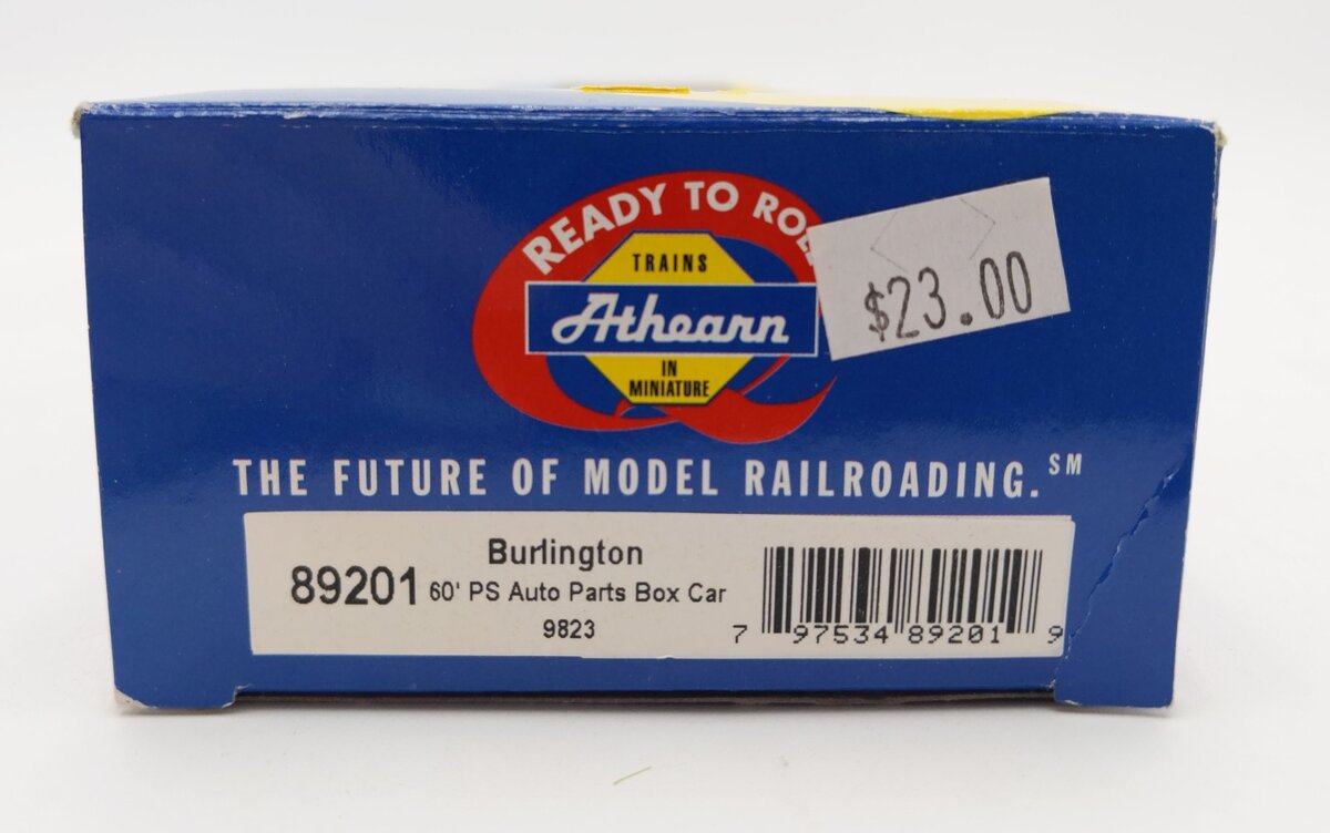 Athearn 89201 HO Chicago Burlington & Quincy 60' PS Auto Parts Boxcar #9823