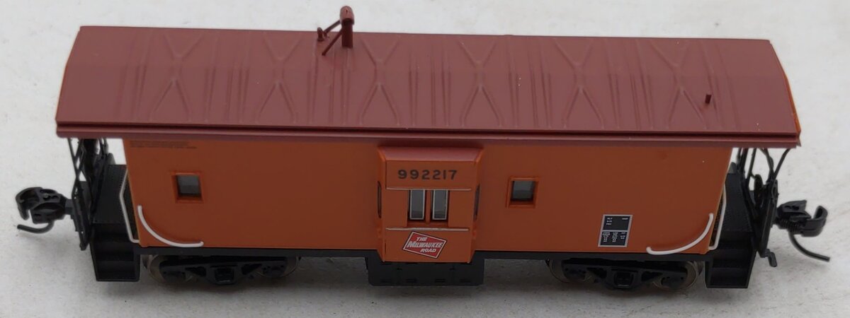 Athearn 24332 N Milwaukee Road Bay Window Caboose #992217