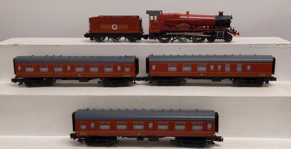 Lionel 6-83972 Hogwarts Express LionChief O Gauge Train Set with Bluetooth