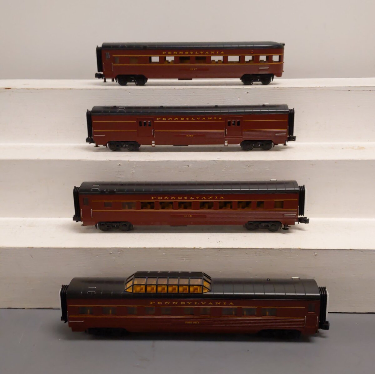 MTH 30-68148 O Pennsylvania 60' Streamlined Passenger Car Set (Set of 4)