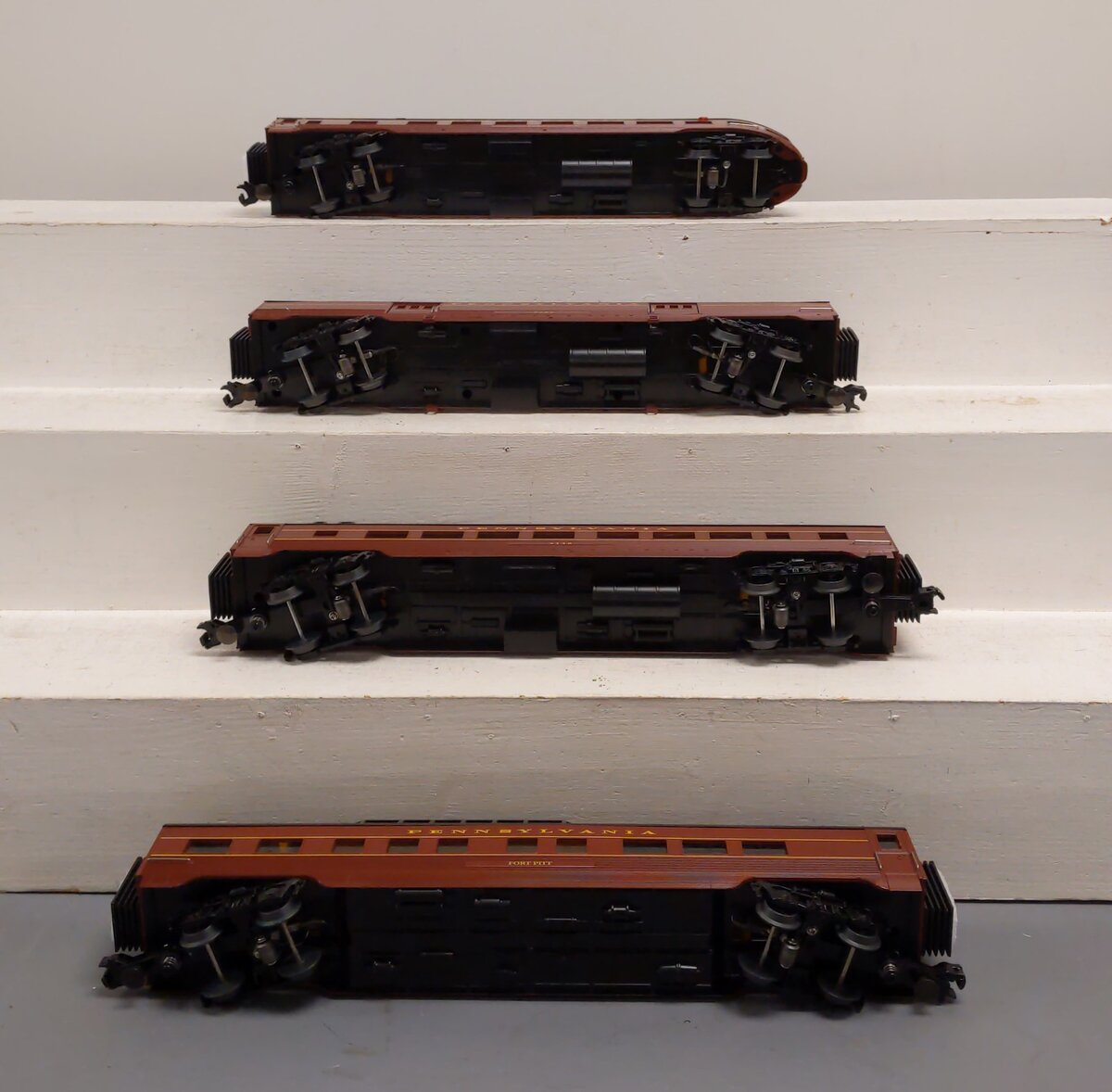 MTH 30-68148 O Pennsylvania 60' Streamlined Passenger Car Set (Set of 4)