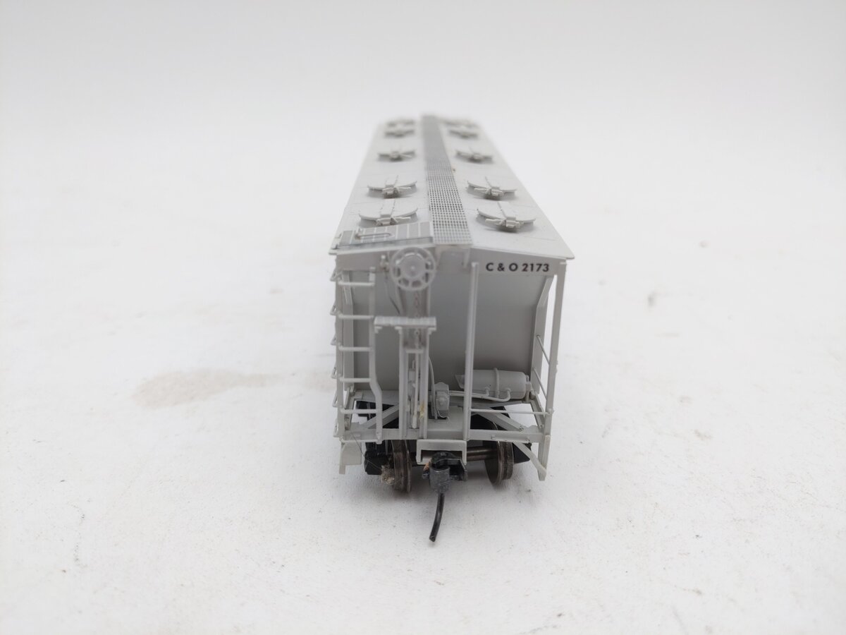 Athearn 89066 HO Chesapeake and Ohio/For Progress PS-2 2893 Covered Hopper #2173