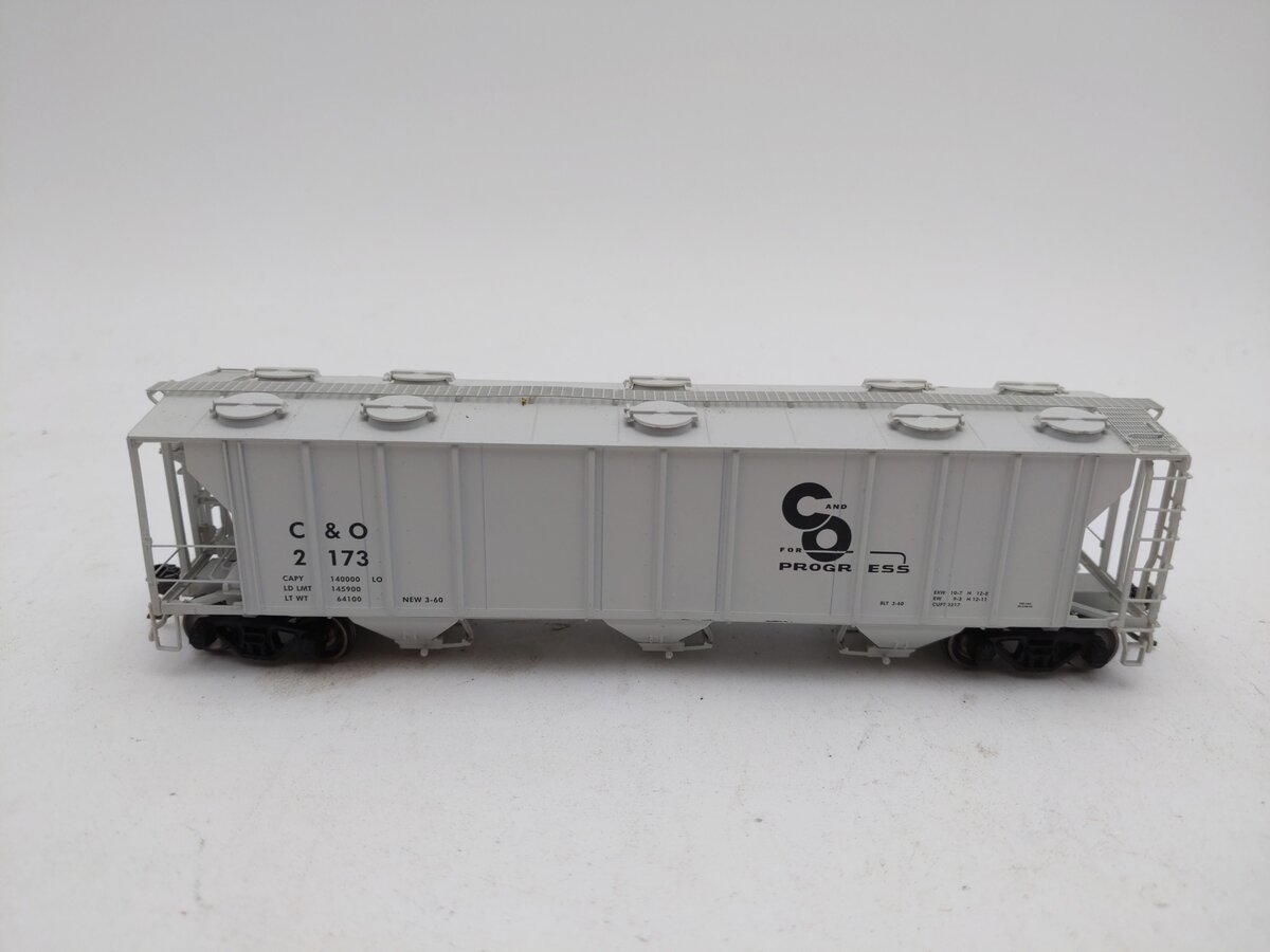 Athearn 89066 HO Chesapeake and Ohio/For Progress PS-2 2893 Covered Hopper #2173