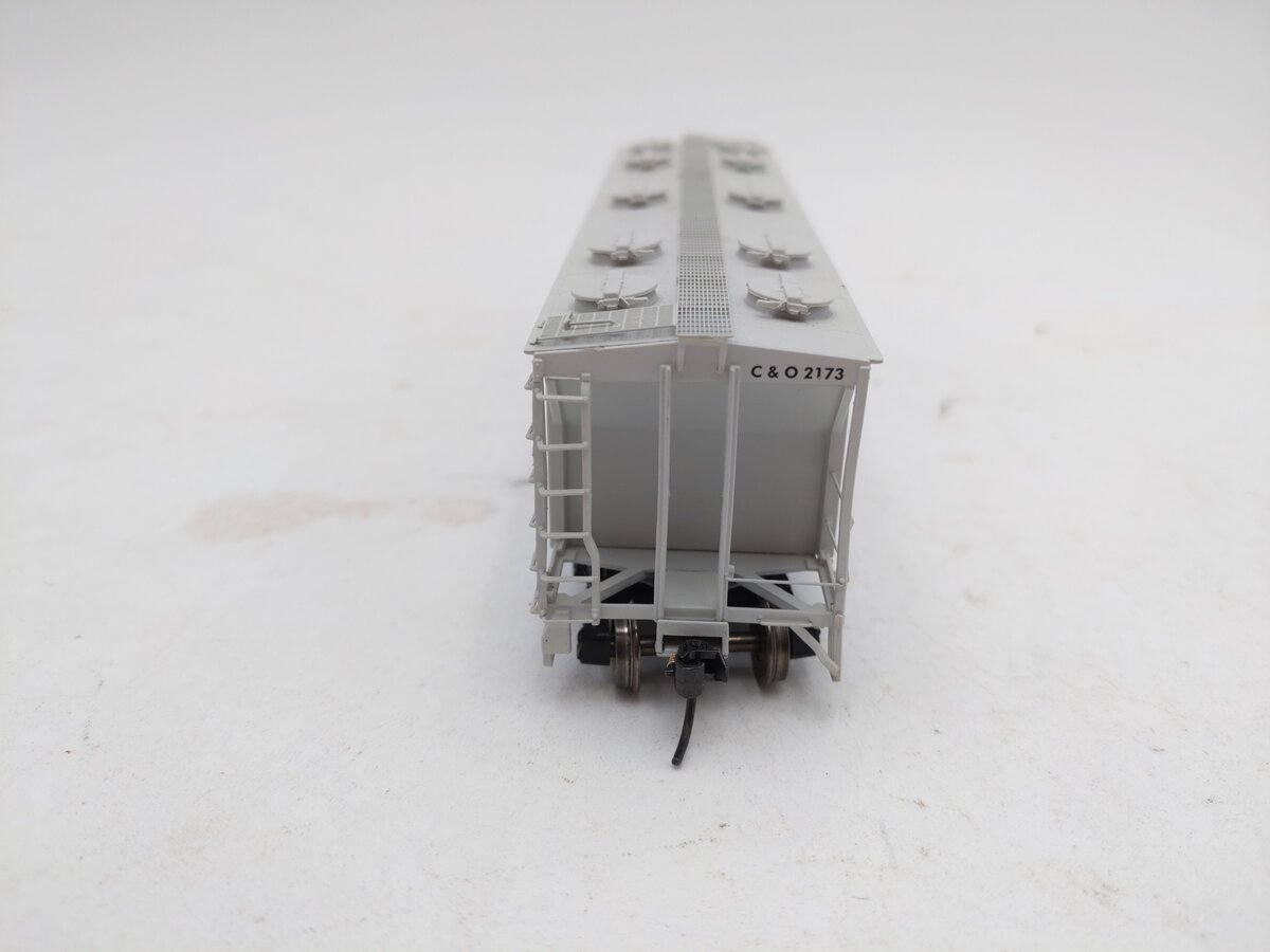 Athearn 89066 HO Chesapeake and Ohio/For Progress PS-2 2893 Covered Hopper #2173