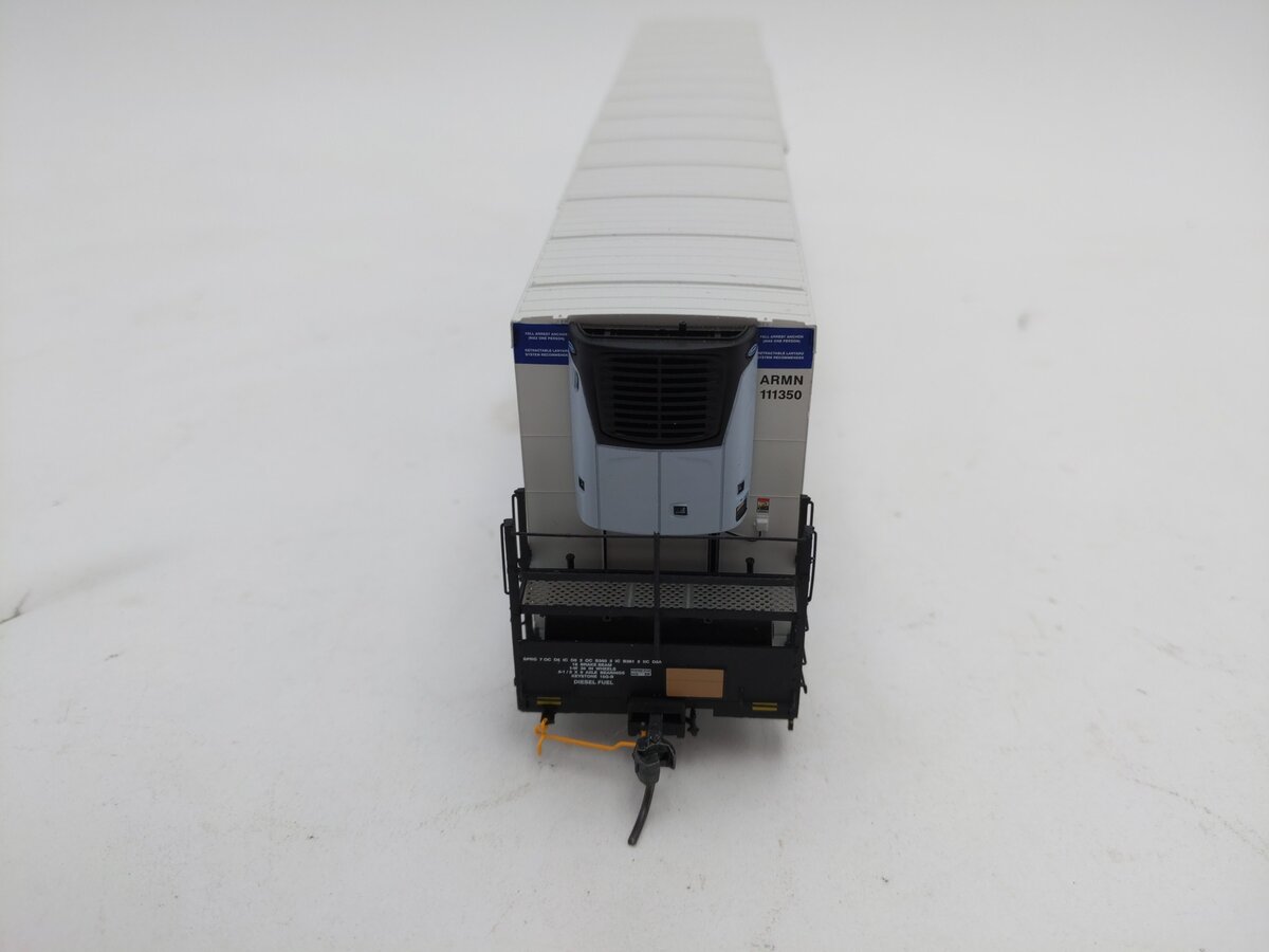 BLMA Models 52043 HO Union Pacific/ARMN Trinity 64' Reefer #111350