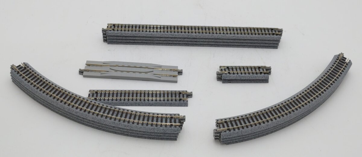 Kato 20-864 N Scale V5 Inner Oval UniTrack Set – Trainz