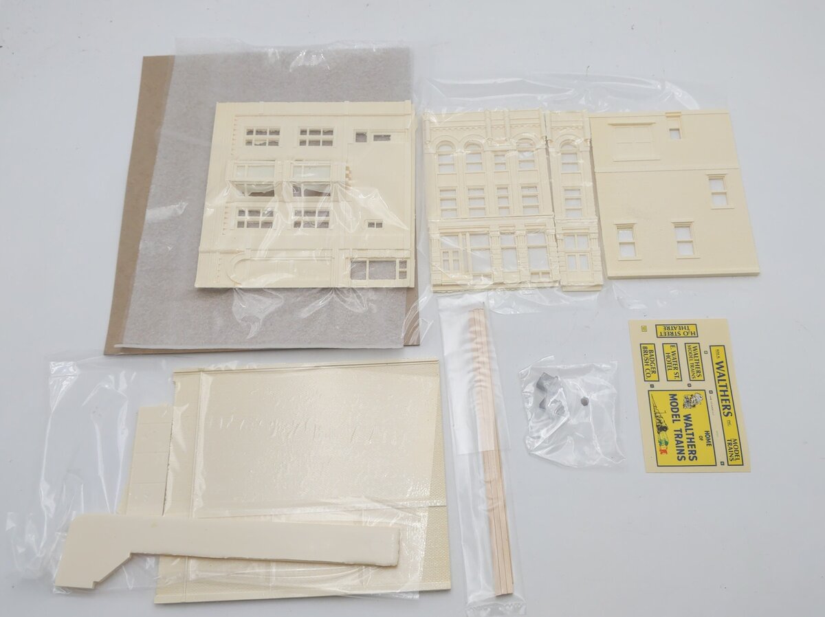 Magnuson Models 439-542 HO Scale 1245 N. Water Street Building Kit