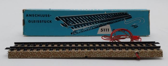 Marklin 5111 HO Scale M Track Straight Track Feeder Section