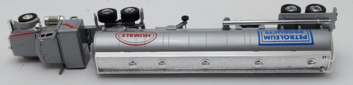 Lionel 6-12837 O Gauge Humble Oil Tractor Trailer & Tanker LN/Box