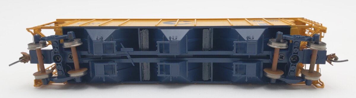 Athearn HO C&O 50' 3-Bay Covered Hopper #2162 - Custom/Kadee Couplers EX
